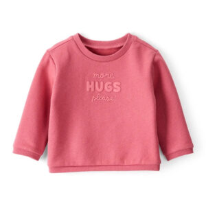 Sudadera rosa con mensaje “More Hugs Please”